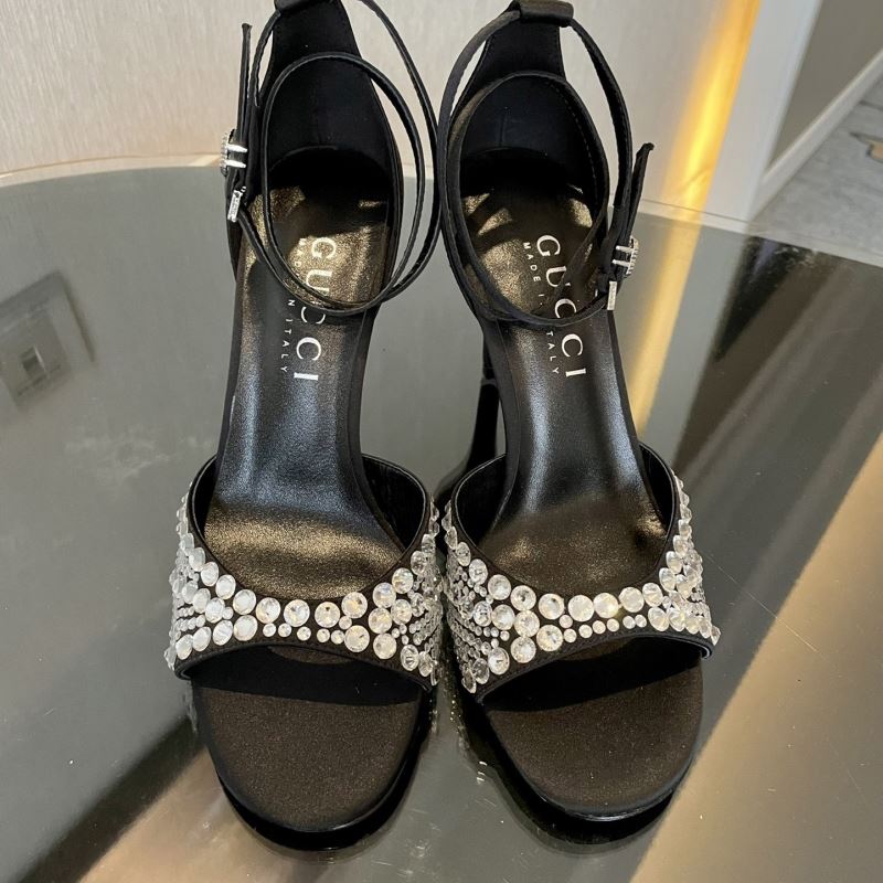 G*u*i high heels